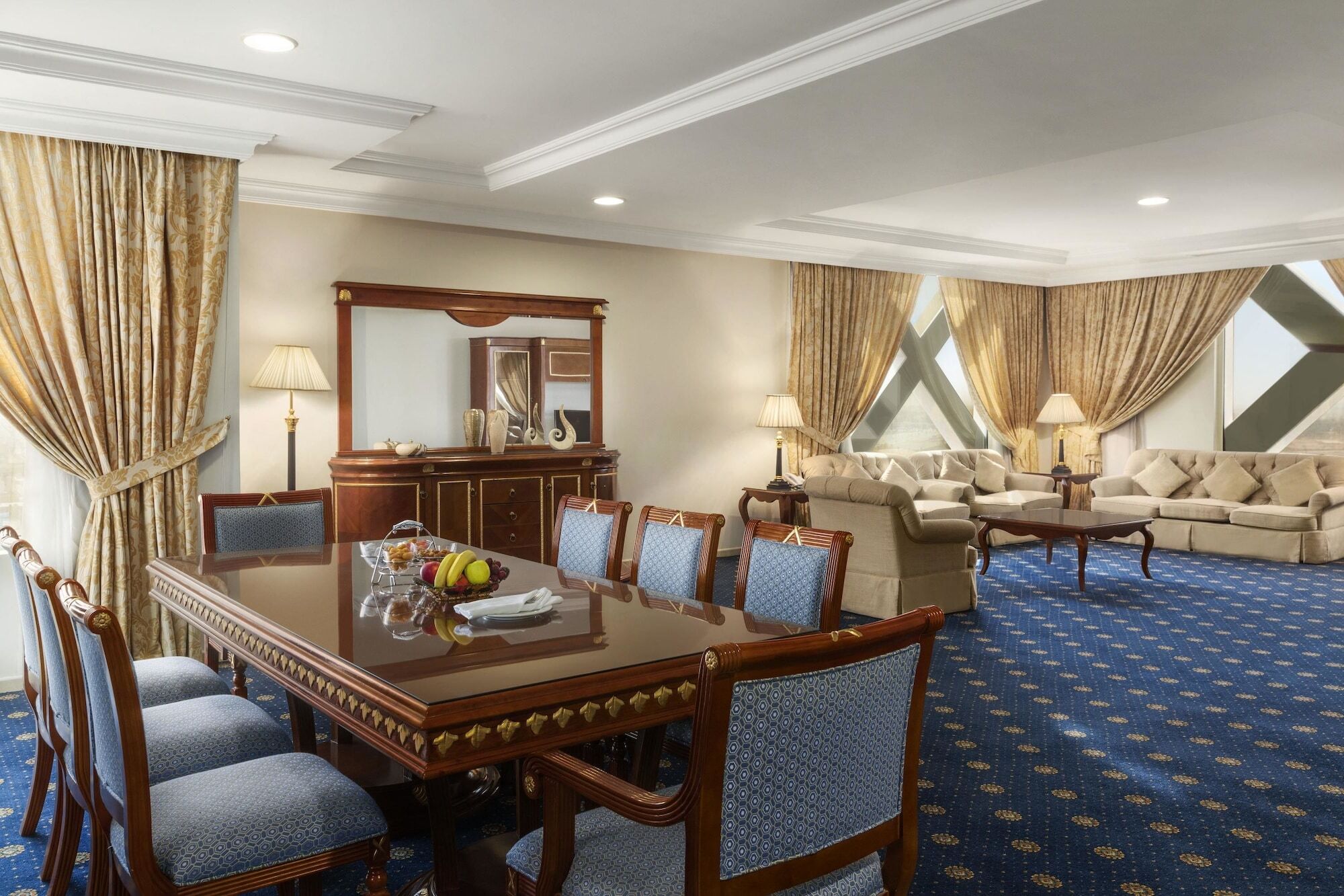 Ramada Hotel & Suites By Wyndham Al Qassim Al Bukayriah Exteriör bild A suite at the hotel