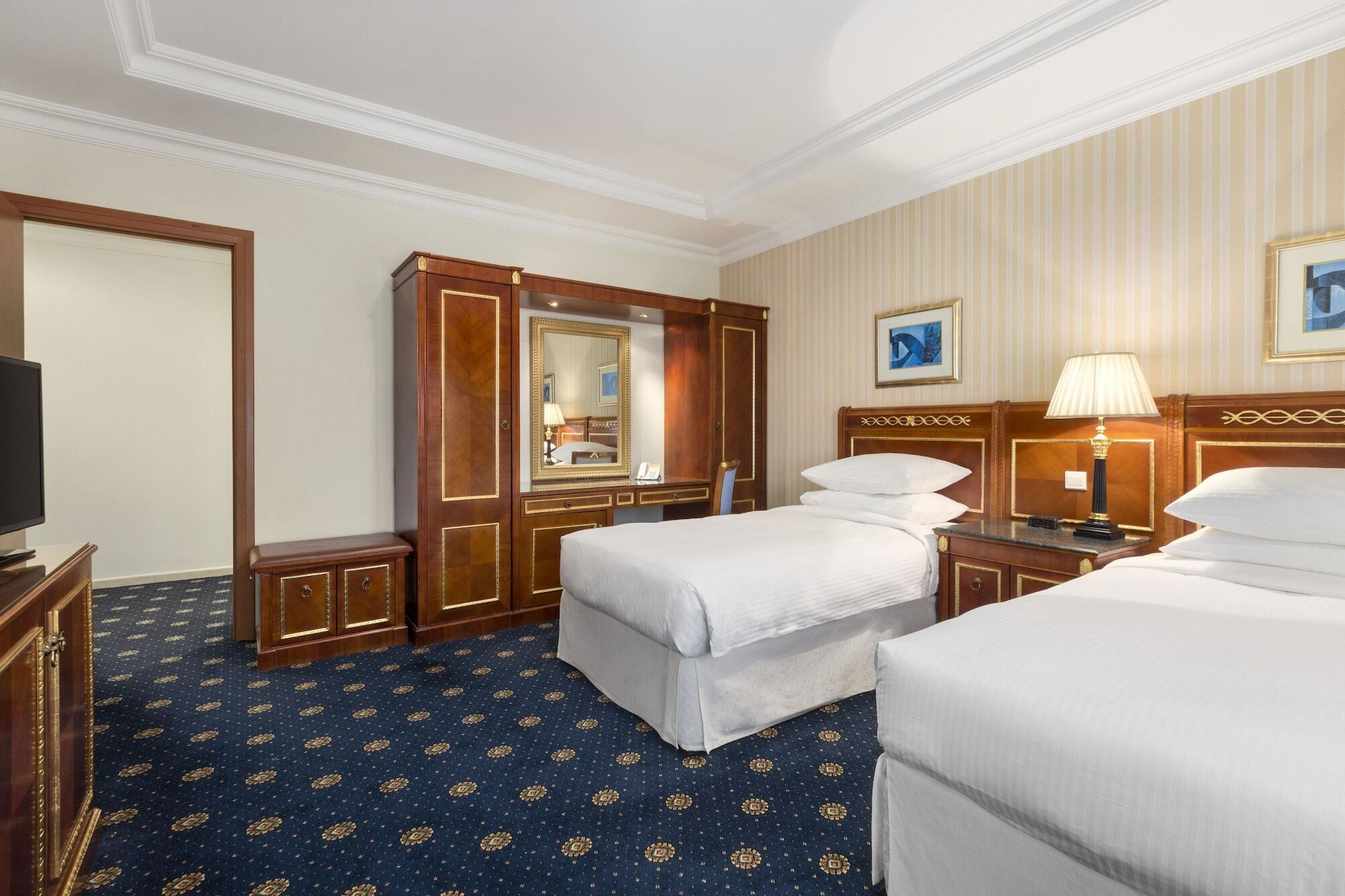Ramada Hotel & Suites By Wyndham Al Qassim Al Bukayriah Exteriör bild Deluxe room